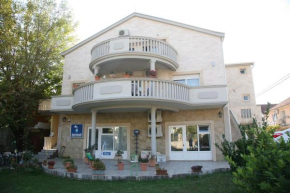  Apartments Vujosevic  Тиват